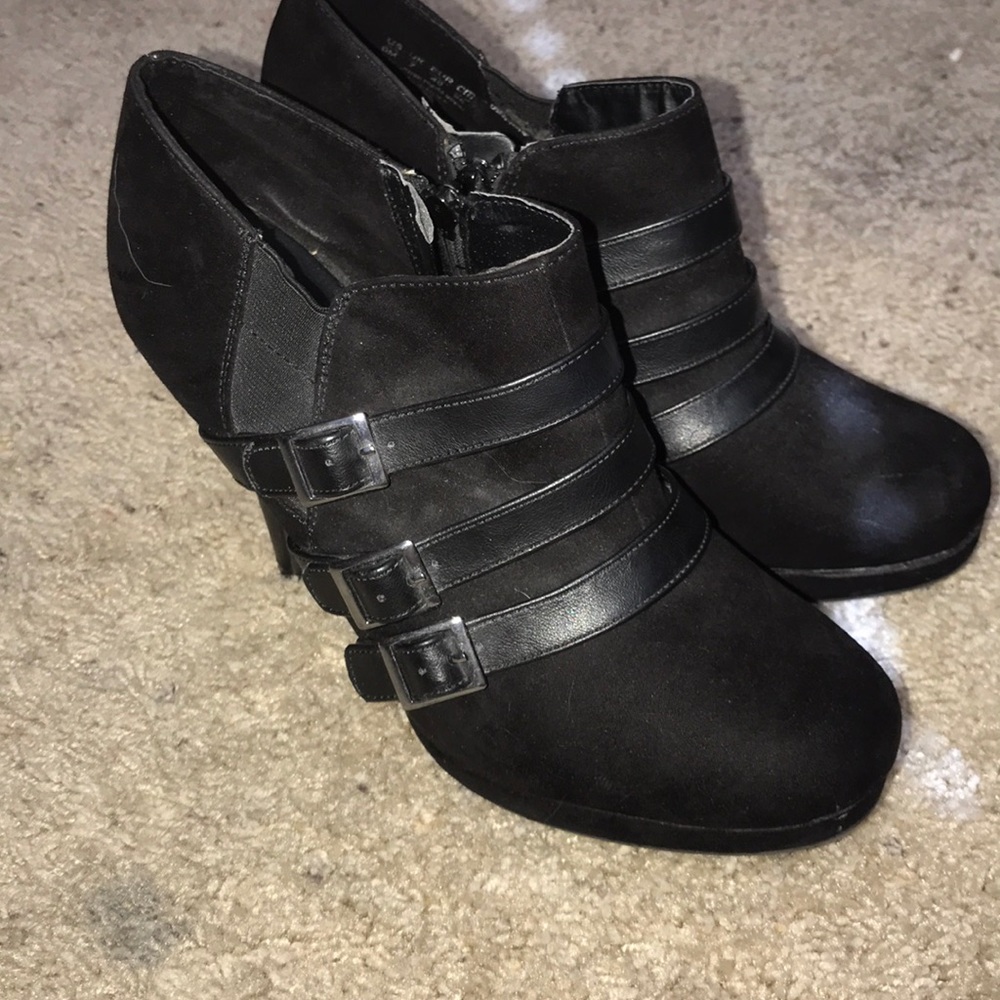 High heel boots